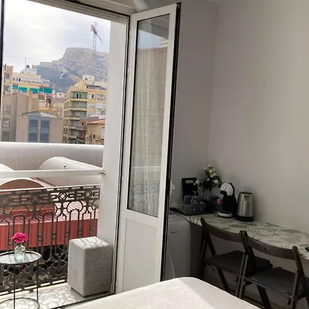 With Private Bathroom And Balcony Nearby The Mercado Central, Center And Apartment