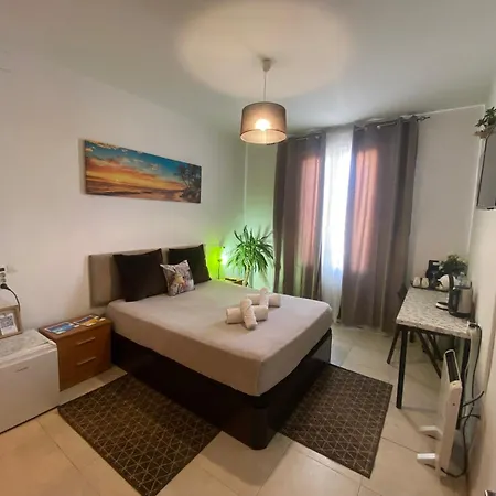 With Private Bathroom And Balcony Nearby The Mercado Central, Center And * Alicante