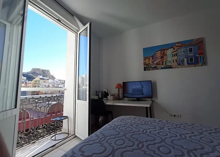 With Private Bathroom And Balcony Nearby The Mercado Central, Center And *