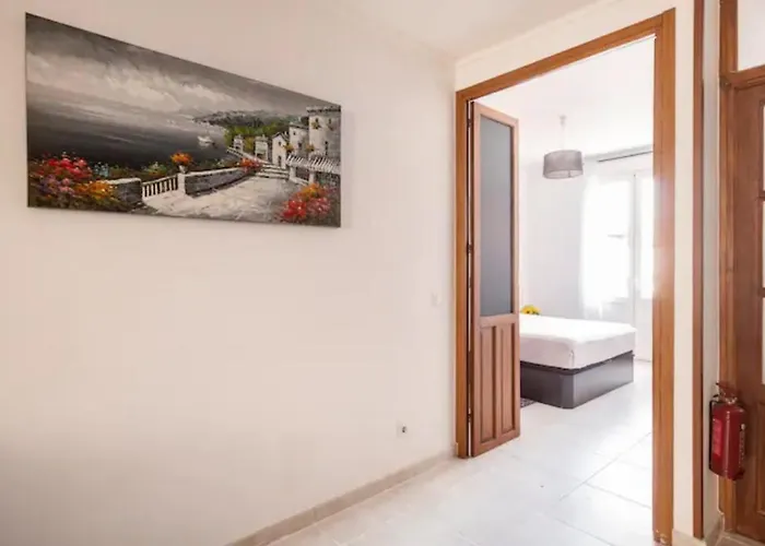 With Private Bathroom And Balcony Nearby The Mercado Central, Center And Daire Alicante