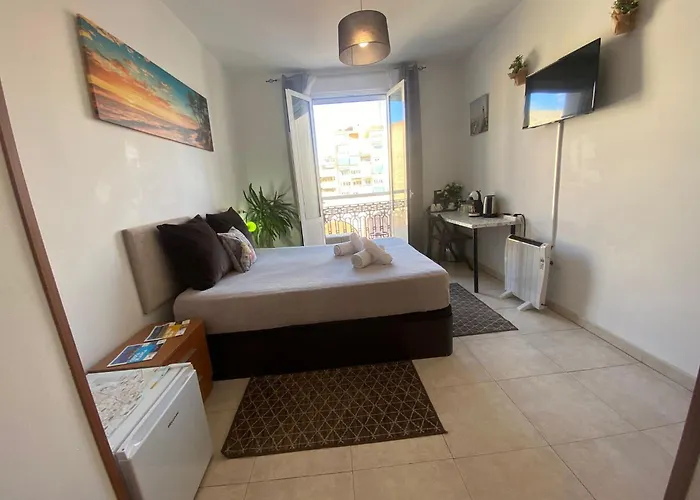 Daire With Private Bathroom And Balcony Nearby The Mercado Central, Center And *