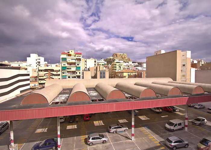 With Private Bathroom And Balcony Nearby The Mercado Central, Center And Daire Alicante